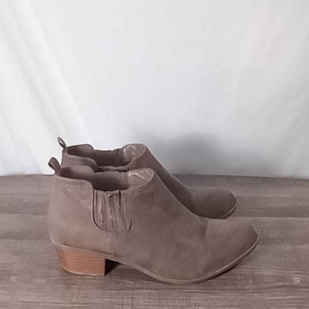 Torrid Taupe Pull-on Chelsea Bootie Size 8WW